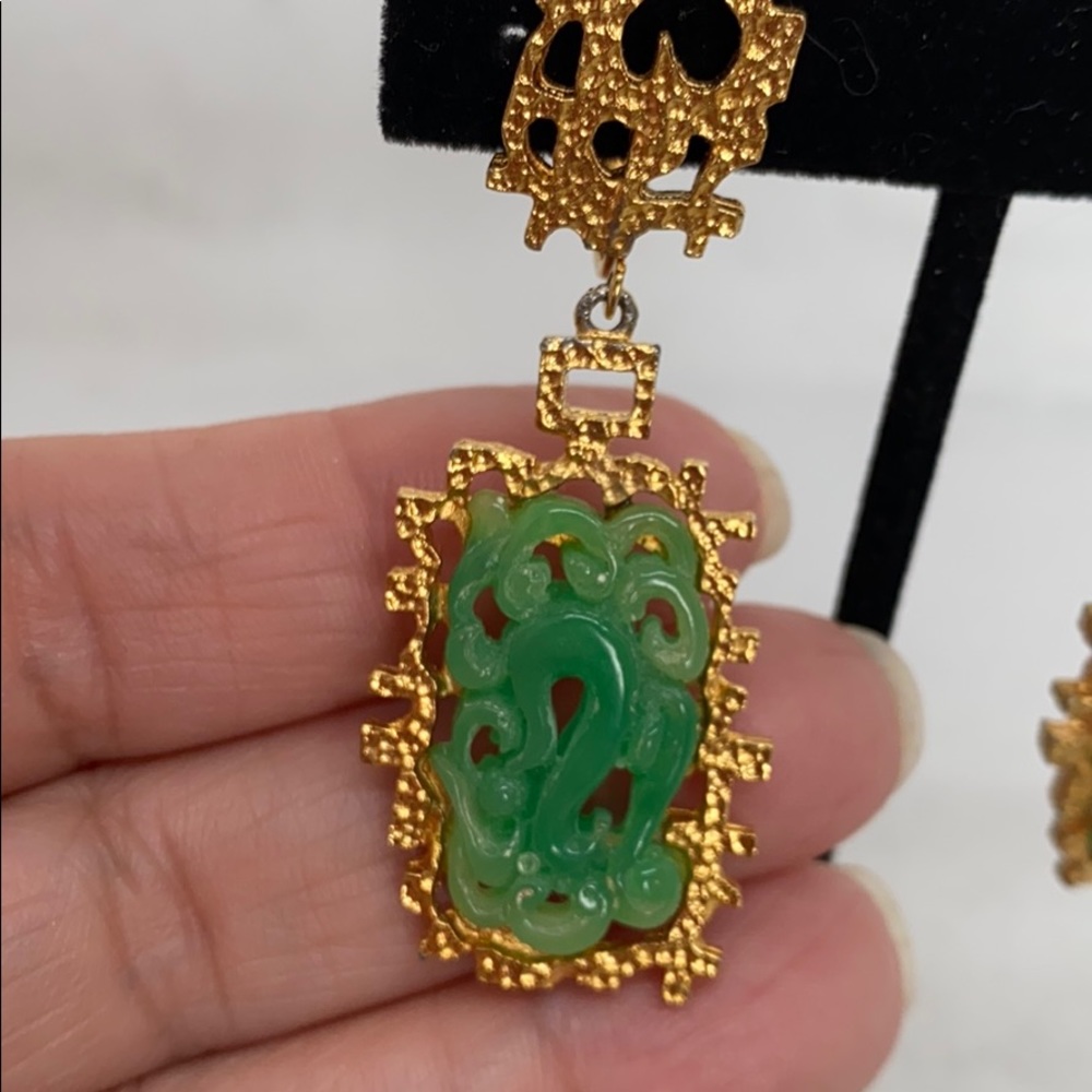 Stunning vintage Vendome faux jade earrings - Picture 3 of 9